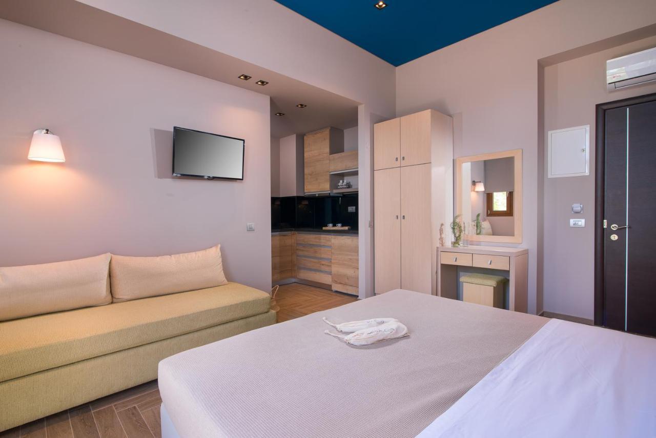 Aparthotel On The Rocks à Theologos  Extérieur photo