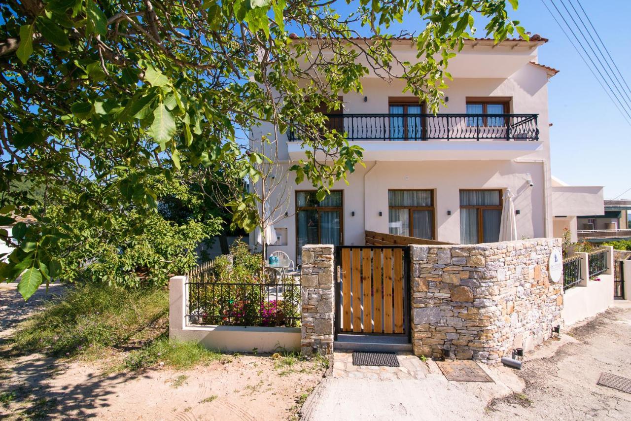 Aparthotel On The Rocks à Theologos  Extérieur photo