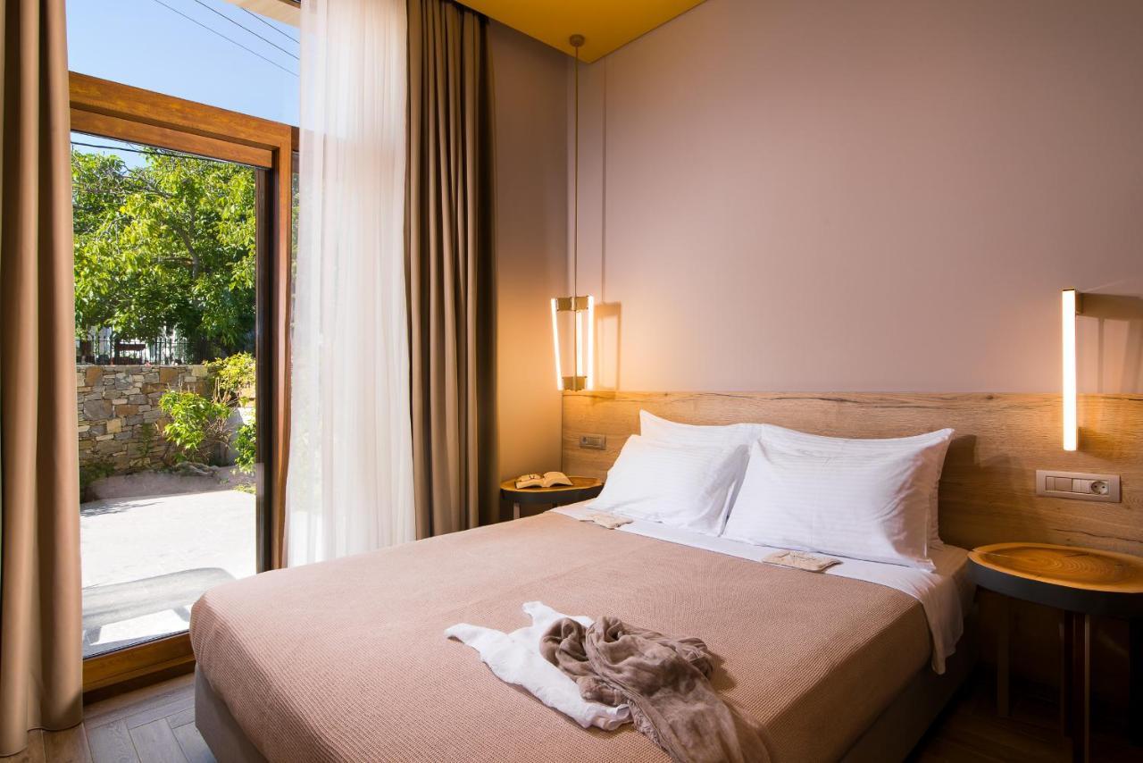 Aparthotel On The Rocks à Theologos  Extérieur photo
